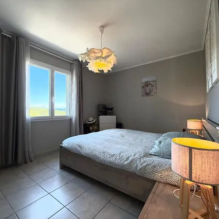 Villa Avec Piscine, 4 Chambres, Jardin, Dans Le Massif Des Maures Fréjus