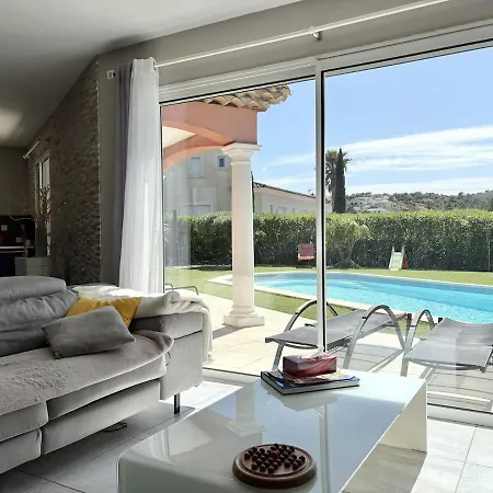 Avec Piscine, 4 Chambres, Jardin, Dans Le Massif Des Maures Villa
