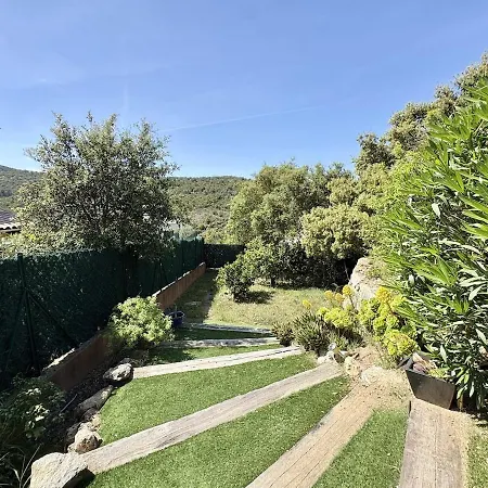 Avec Piscine, 4 Chambres, Jardin, Dans Le Massif Des Maures *